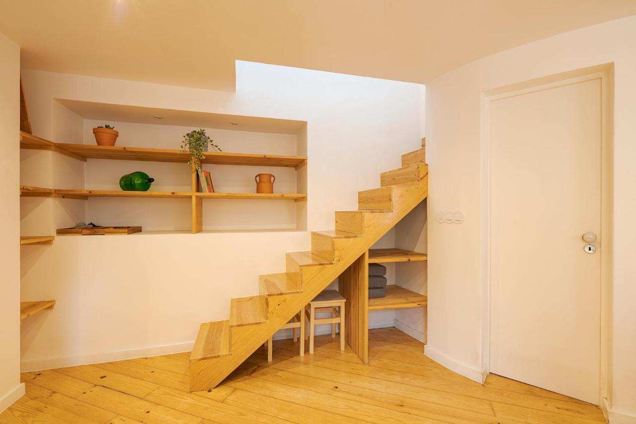 The Yellow House Spacious Duplex In Prazeres District ลิสบอน ภายนอก รูปภาพ